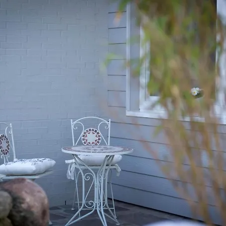 In Mit Grosser Terrasse By Interhome Сasa de vacaciones *
